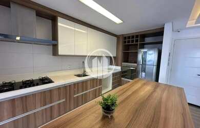 Imagem: O apartamento possui 3 Dormitórios, 2 Banheiros, 2 Vagas na