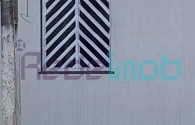 Imagem: A casa possui 3 Dormitórios, 3 Banheiros, 2 Vagas na garagem