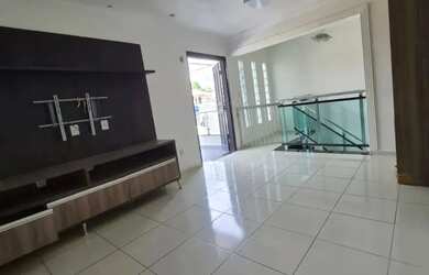 Imagem: A casa possui 3 Dormitórios, 4 Banheiros, 1 Vaga na garagem