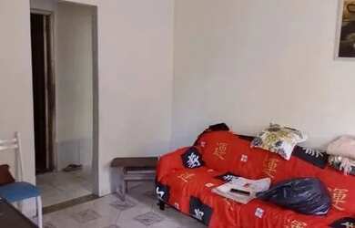 Imagem: A casa possui 2 Dormitórios e 1 Banheiro e está localizado