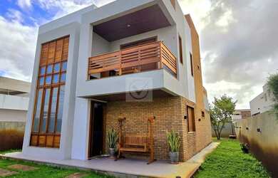 Imagem: A casa em condomínio possui 3 Dormitórios, 1 Banheiro, 2 Vagas