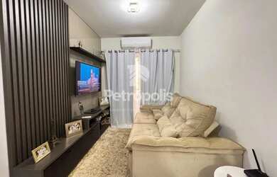 Imagem: O apartamento possui 3 Dormitórios, 1 Banheiro, 1 Vaga na garagem