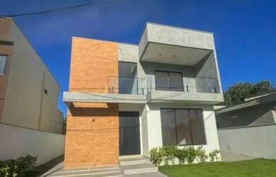 Imagem: A casa em condomínio possui 4 Dormitórios, 2 Banheiros, 2