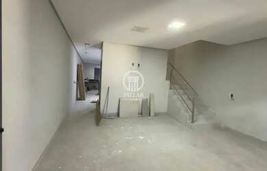 Imagem: A casa possui 3 Dormitórios, 2 Banheiros, 2 Vagas na garagem