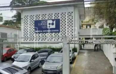 Imagem: O depósito possui 5 Vagas na garagem, 496m² de Área e está