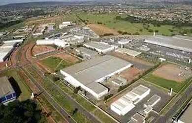 Imagem: O depósito possui 5 Vagas na garagem, 9.200m² de Área e