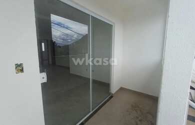 Imagem: A casa possui 2 Dormitórios, 2 Banheiros, 1 Vaga na garagem