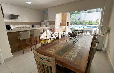 Imagem: A casa em condomínio possui 4 Dormitórios, 4 Banheiros, 2