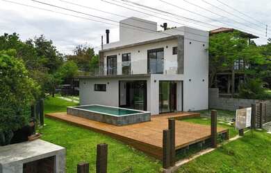 Imagem: A casa à venda possui 3 Dormitórios, 3 Banheiros e 120m²