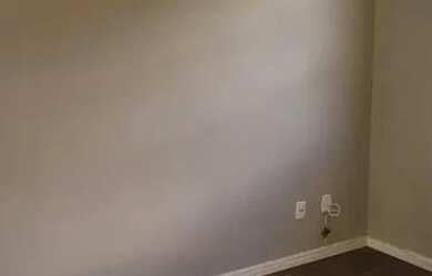 Imagem: O apartamento possui 3 Dormitórios, 1 Banheiro, 1 Vaga na garagem