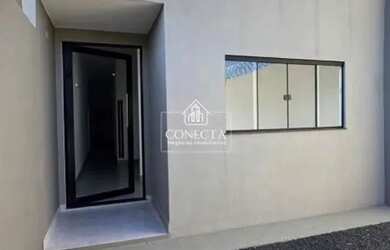 Imagem: A casa possui 3 Dormitórios, 2 Banheiros, 2 Vagas na garagem