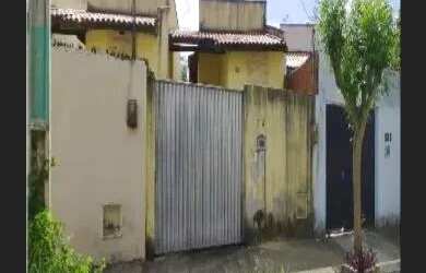 Imagem: A casa possui 2 Dormitórios, 1 Banheiro, 1 Vaga na garagem