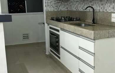 Imagem: O apartamento possui 2 Dormitórios, 1 Banheiro, 1 Vaga na garagem