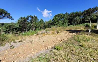 Imagem: O terreno possui 450m² de Área e está localizado em Gramado