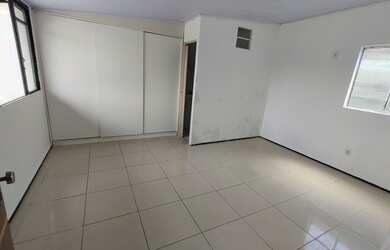 Imagem 12: Apto cobertura130 m² Cond Barramar I Calhau 05 qtos s/ 02 suítes 03...