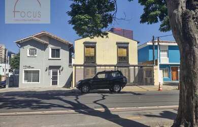 Imagem: O depósito possui 3 Vagas na garagem, 300m² de Área e está