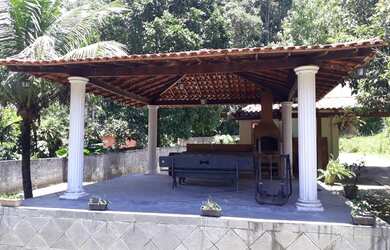 Imagem: A casa possui 1 Dormitório, 2 Banheiros, 1 Vaga na garagem