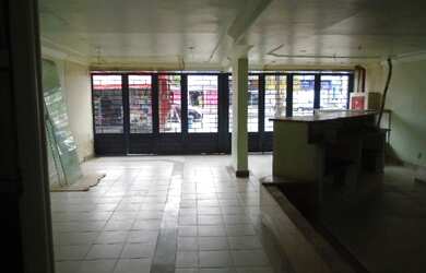 Imagem: O depósito possui 2 Vagas na garagem, 86m² de Área e está