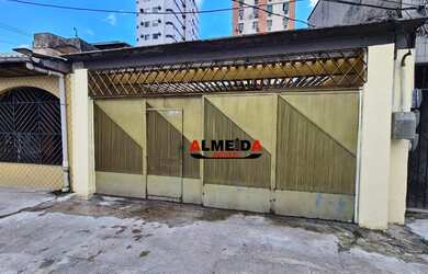 Imagem: A casa possui 4 Dormitórios, 4 Banheiros, 2 Vagas na garagem