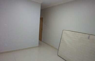 Imagem: A casa possui 3 Dormitórios, 4 Banheiros, 4 Vagas na garagem