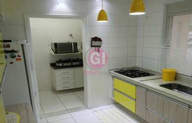 Imagem: A casa em condomínio possui 3 Dormitórios, 3 Banheiros, 4