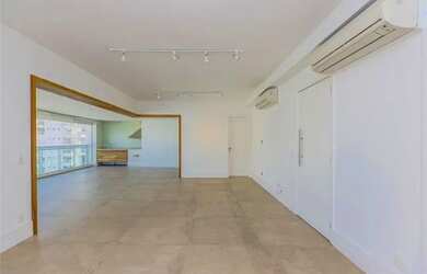 Imagem: O apartamento possui 3 Dormitórios, 4 Banheiros, 3 Vagas na