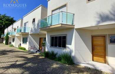 Imagem: A casa em condomínio possui 3 Dormitórios, 3 Banheiros, 2