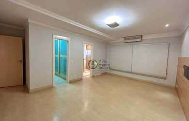 Imagem: A casa possui 4 Dormitórios, 5 Banheiros, 5 Vagas na garagem