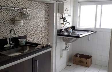 Imagem: O apartamento possui 2 Dormitórios, 1 Banheiro, 1 Vaga na garagem