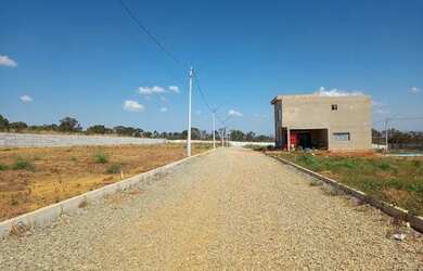 Imagem: O terreno possui 400m² de Área e está localizado em Ponte