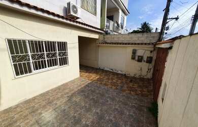 Imagem: A casa possui 2 Dormitórios, 2 Banheiros, 3 Vagas na garagem