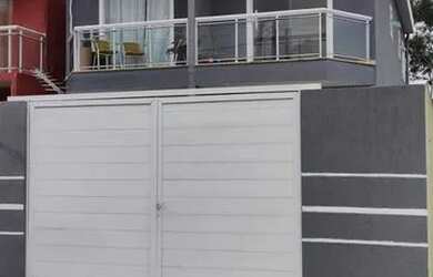 Imagem: A casa em condomínio possui 2 Dormitórios, 3 Banheiros, 2