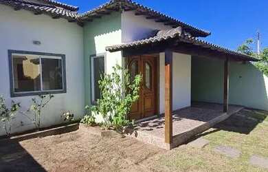 Imagem: A casa em condomínio possui 3 Dormitórios, 2 Banheiros, 2