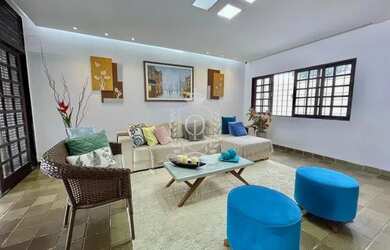 Imagem: A casa possui 5 Dormitórios, 5 Banheiros, 5 Vagas na garagem