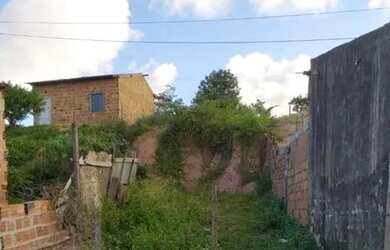 Imagem: O terreno possui 75m² de Área e está localizado em Porto