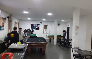 Imagem: O depósito possui 4 Vagas na garagem, 255m² de Área e está