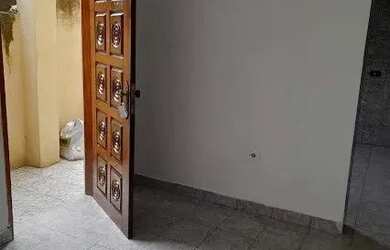 Imagem: A casa possui 1 Dormitório, 1 Banheiro, 50m² de Área e está