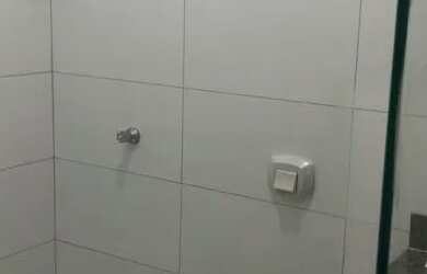 Imagem: A casa possui 2 Dormitórios, 1 Banheiro e 1 Vaga na garagem