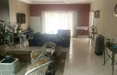 Imagem: A casa em condomínio possui 4 Dormitórios, 2 Banheiros, 4