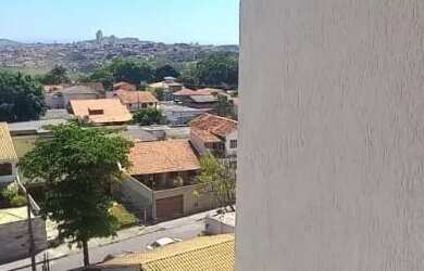 Imagem: O apartamento possui 3 Dormitórios, 1 Banheiro, 1 Vaga na garagem