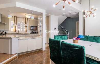 Imagem 4: Casa Sobrado, 4 Quartos, 5 Vagas, à Venda, no Água Verde, em Curitiba....