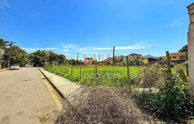 Imagem: O terreno possui 1.450m² de Área e está localizado em Serra