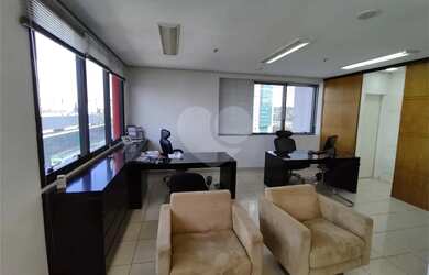 Imagem: O depósito possui 4 Vagas na garagem, 120m² de Área, Imóvel