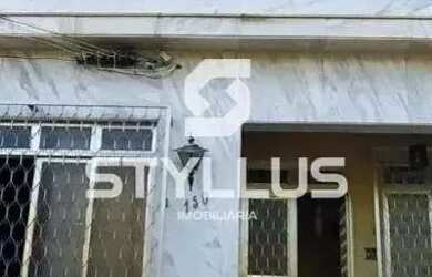 Imagem: A casa possui 4 Dormitórios, 3 Banheiros, 5 Vagas na garagem