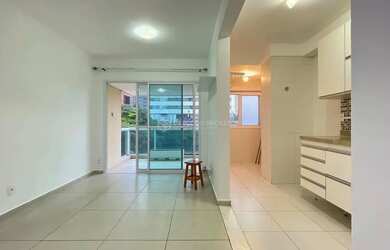 Imagem: O apartamento possui 2 Dormitórios, 2 Banheiros e 76m² de