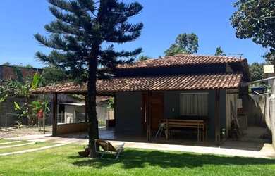 Imagem: A casa possui 2 Dormitórios, 2 Banheiros, 5 Vagas na garagem