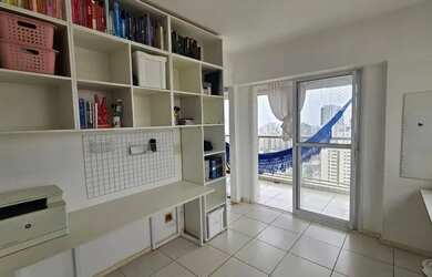 Imagem: O apartamento possui 2 Dormitórios, 2 Banheiros, 2 Vagas na