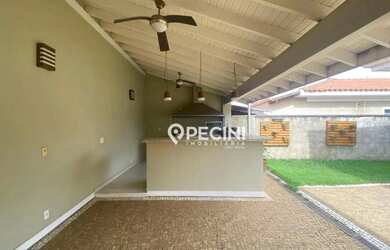 Imagem: A casa em condomínio possui 3 Dormitórios, 2 Banheiros, 2