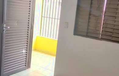 Imagem: A casa possui 2 Dormitórios, 1 Banheiro, 4 Vagas na garagem