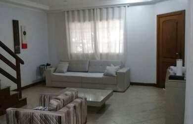 Imagem: A casa possui 3 Dormitórios, 4 Banheiros, 2 Vagas na garagem